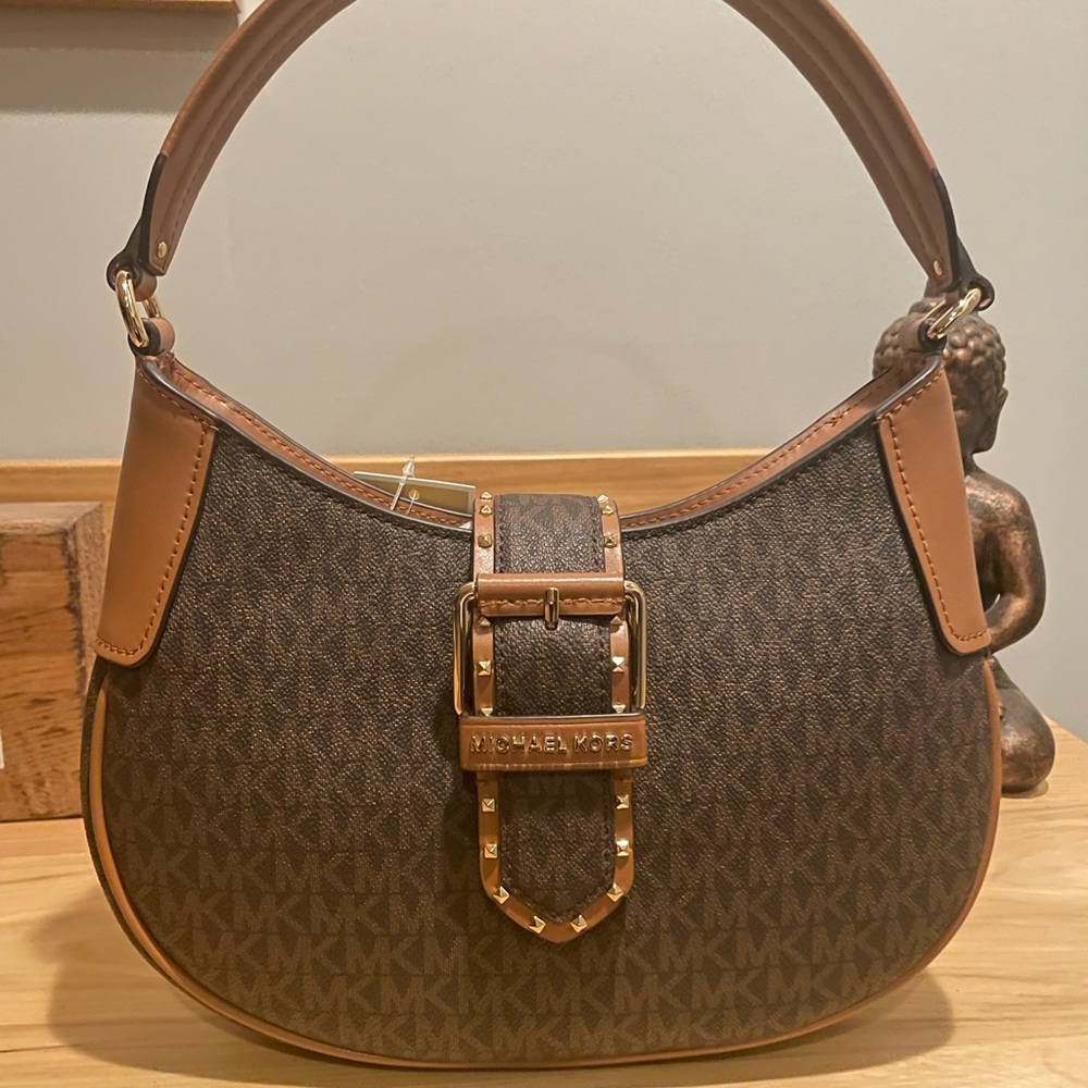 NEVER USED Micheal Kors bag!!! PERFECT condition!